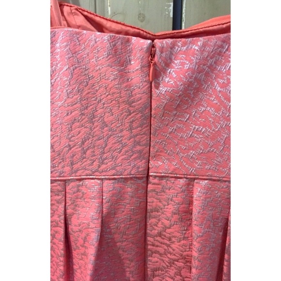 BCBG Max Azria Strapless Jacquard Peach Blush Cocktail Dress – Size 4 - Picture 4 of 8
